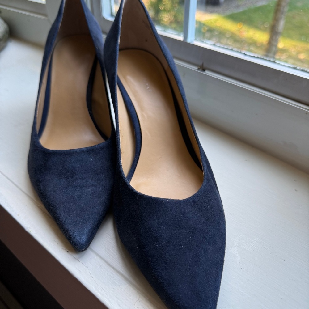 Gently-Used Navy Blue Nine West Suede Heels
